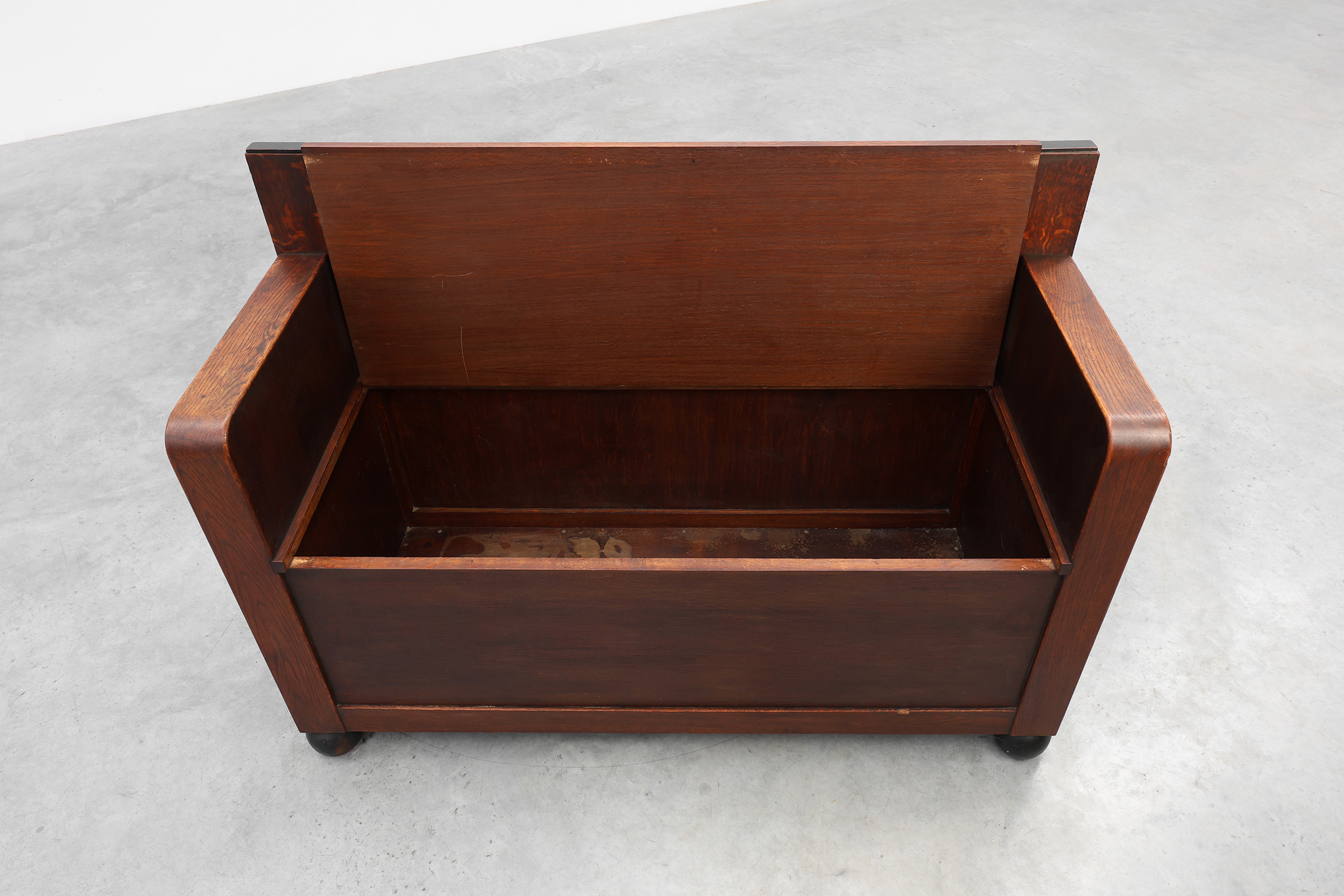 Modernist Art Deco bench with lift-top storage seat in solid oak, Belgium 1920sthumbnail